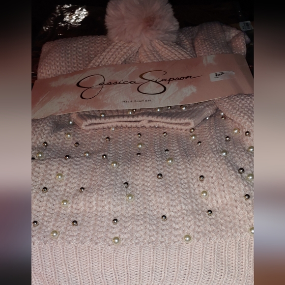 📢LAST ONE Jessica Simpson Hat & Scarf Set. - Picture 2 of 7